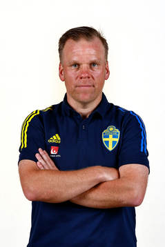 Assistant coach Viktor Eriksson