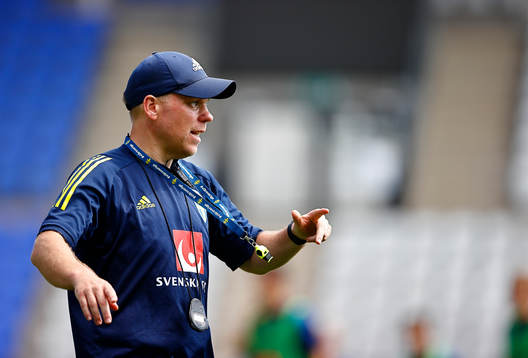 Assistant coach Viktor Eriksson