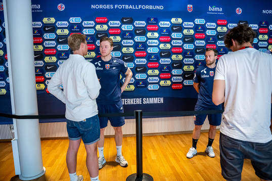 Goalkeeper Mathias Dyngeland and Bård Finne of the