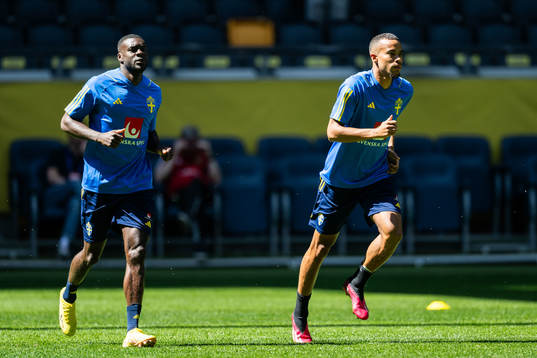 Ken Sema and Robin Quaison of the Swedish national football