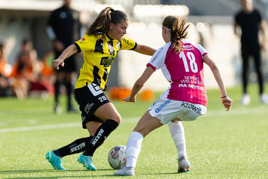 Häckens Hanna Wijk och IK Uppsalas Julia Ragnarsson
