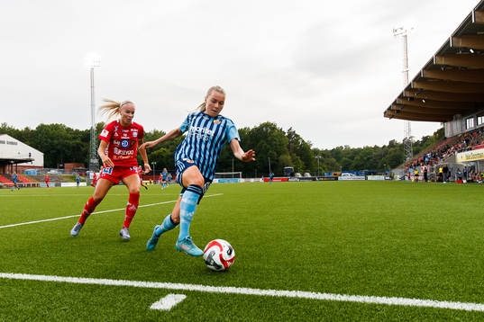 Linköpings Stina Lennartsson och Djurgårdens Ebba Hed
