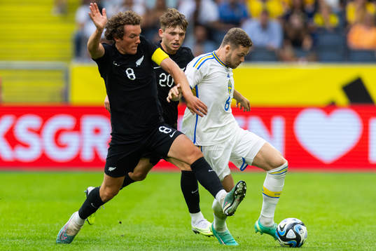 Joe Bell of New Zealand and Gabriel Gudmundsson of Sweden