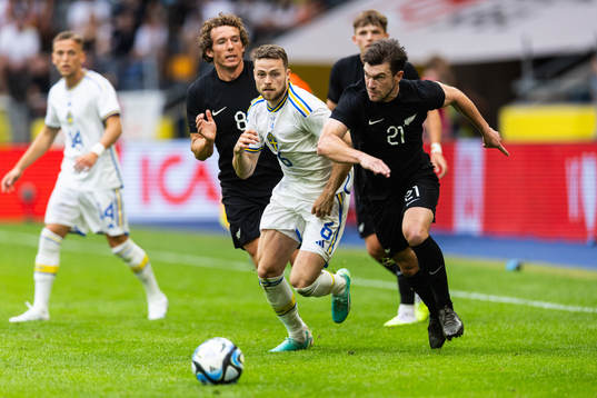 Gabriel Gudmundsson of Sweden and Tim Payne of New Zealand