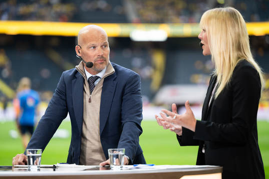 Fredrik Ljungberg and Johanna Frisk in the studio of
