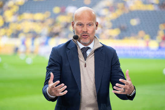 Fredrik Ljungberg in the studio of Swedish broadcaster