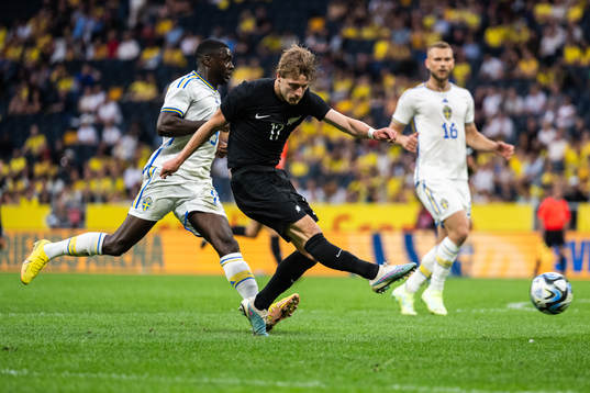 Ken Sema of Sweden and Alex Greive of New Zealand
