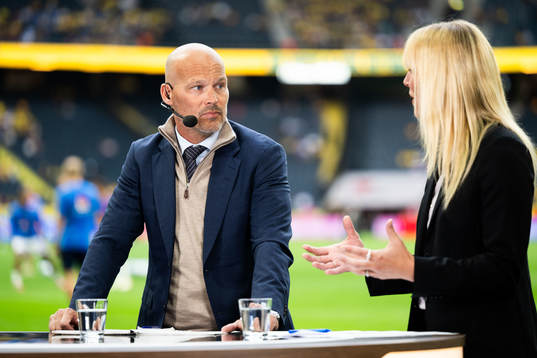 Fredrik Ljungberg in the studio of Swedish broadcaster