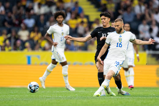 Marko Stamenic of New Zealand and Jesper Karlström of