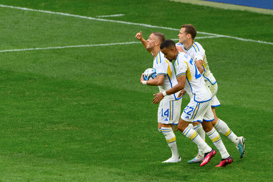 Jesper Karlsson of Sweden celebrates