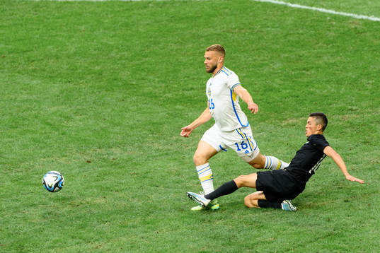 Jesper Karlström of Sweden and Elijah Just of New Zealand