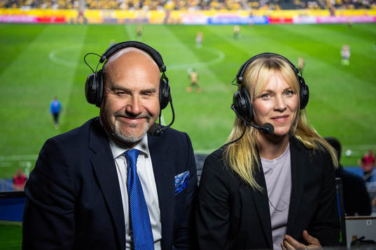 Commentators Niklas Holmgren and Johanna Frisk