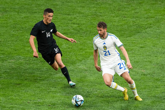 Elijah Just of New Zealand and Marcus Rohdén of Sweden