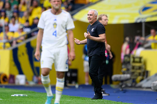 Head coach Darren Bazeley of New Zealand