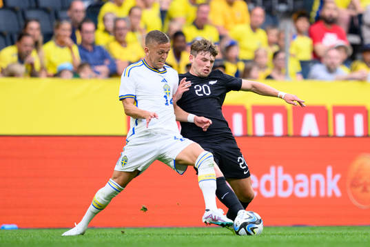 Jesper Karlsson of Sweden and Callum Mccowatt of New Zealand