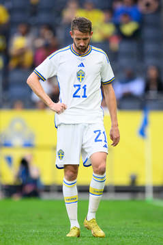 Marcus Rohdén of Sweden looks dejected