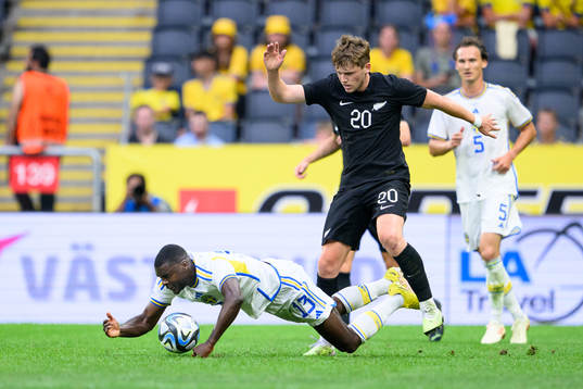 Ken Sema of Sweden and Callum Mccowatt of New Zealand