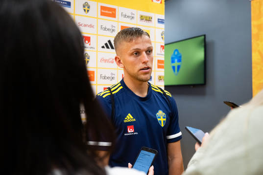 Jesper Karlsson of Sweden