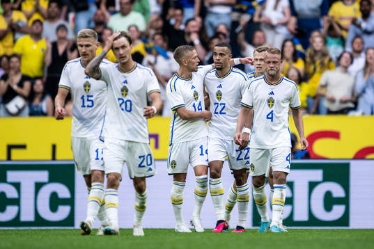 Robin Quaison of Sweden celebrate with teammates