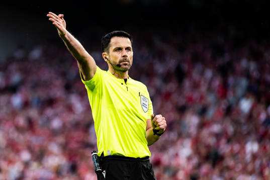 Referee Daniel Stefanski