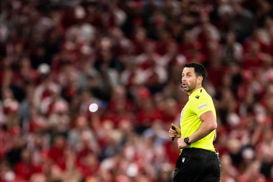 Referee Daniel Stefanski