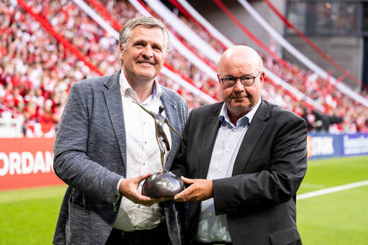 Jan Mølby inducted to the Danish Football Hall of fame and