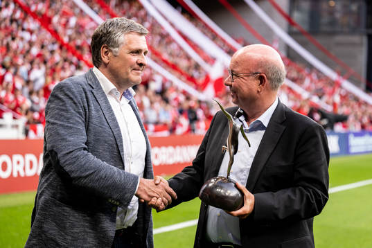 Jan Mølby inducted to the Danish Football Hall of fame and