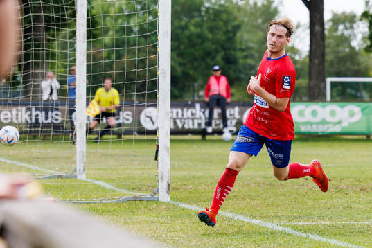 Tvååkers Melvin Bälter jublar