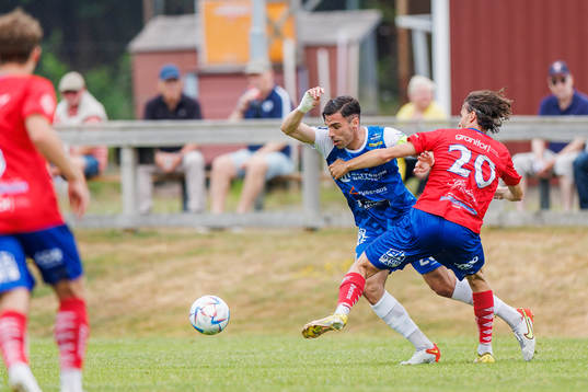 Oddevolds Kenan Mehovic och Tvååkers Marcus Jönsson