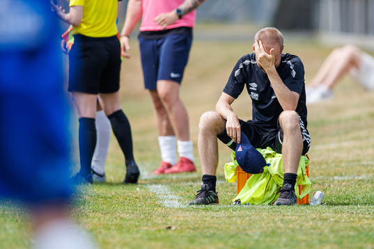 Tvååkers tränare Pierre Krantz deppar