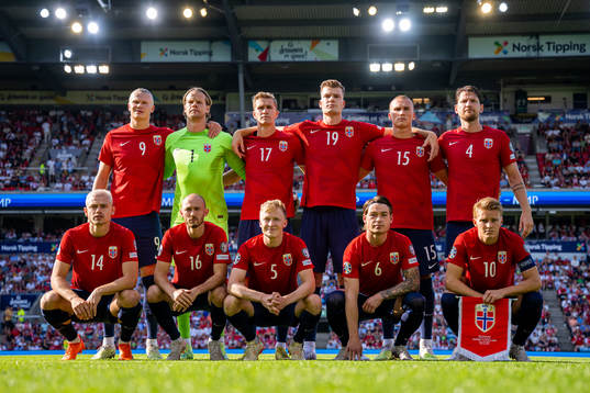 The starting eleven of Norway pose for a team photo