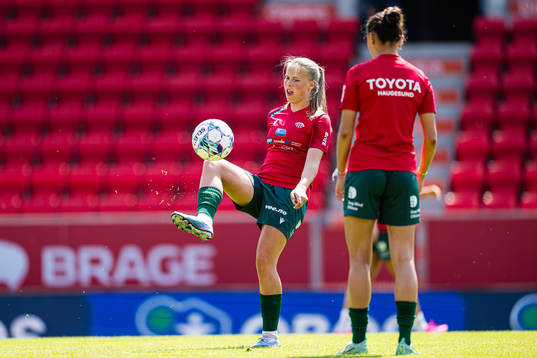 Kristine Hustveit Nybru of Avaldsnes warms up