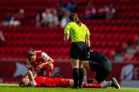 Signe Gaupset of Brann in pain