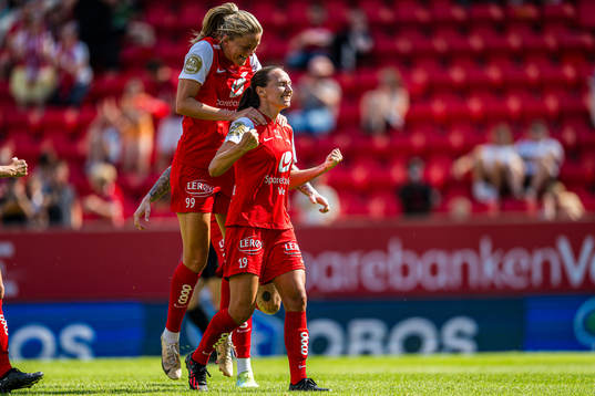 Marit Bratberg Lund of Brann celebrates