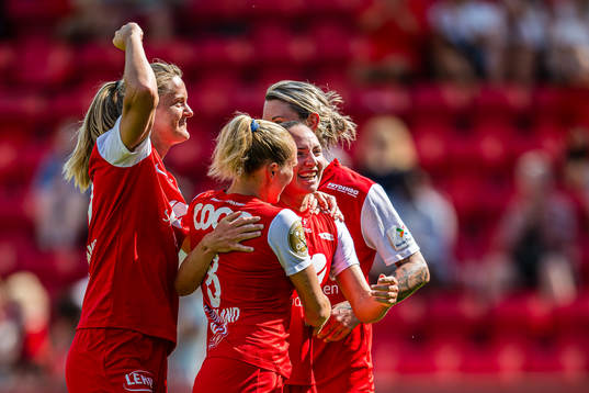 Marit Bratberg Lund of Brann celebrates