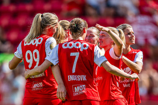 Marit Bratberg Lund of Brann celebrates