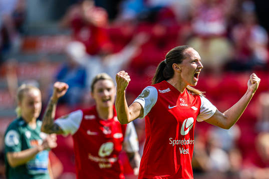 Bläddra bland fler bilder av Football, Toppserien, Brann - Avaldsnes
