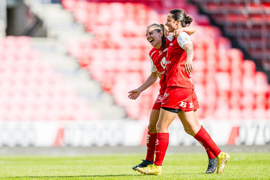 Amanda Paige Frisbie of Brann celebrates with Cecilie