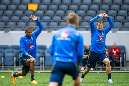 Viktor Claesson and Isak Hien of the Swedish national