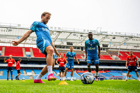 Bård Finne and Brice Wembangomo of the Norwegian national