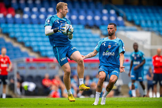 Goalkeeper Egil Selvik and Kristoffer Velde of the