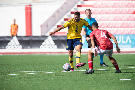 Omar Faraj of Sweden and Julian Britto of Gibraltar