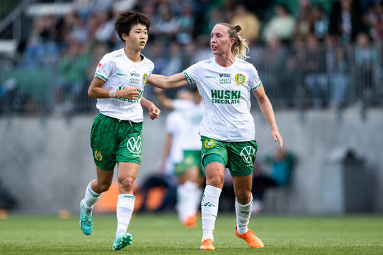 Hammarbys Maika Hamano och Julia Roddar