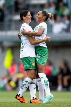 Hammarbys Kyra Cooney-Cross och Madelen Janogy jublar