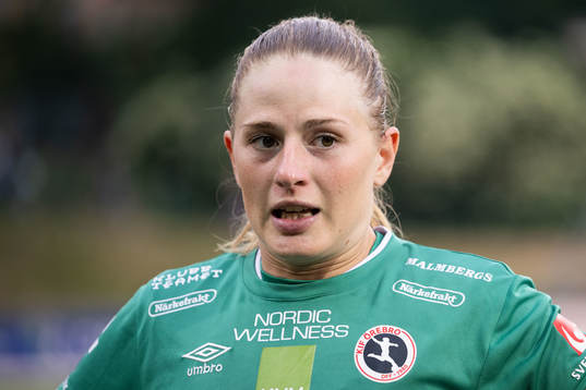 Örebros målvakt Tove Enblom deppar