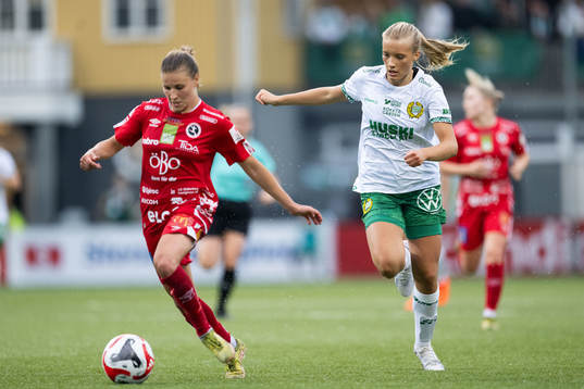 Örebros Katariina Kosola och Hammarbys Smilla Holmberg