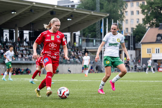Örebros Emma Peuhkurinen och Hammarbys Vilde Hasund