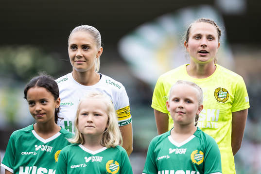 Hammarbys Alice Carlsson och målvakt Anna Tamminen