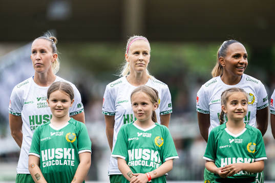 Hammarbys Julia Roddar, Adelina Engman och Madelen Janogy