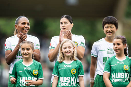 Hammarbys Madelen Janogy, Kyra Cooney-Cross och Maika Hamano